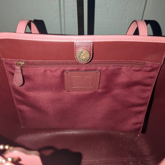 Coach X Disney Cinderella City Tote In Signature C Canvas With Patches - Picture 10 of 11